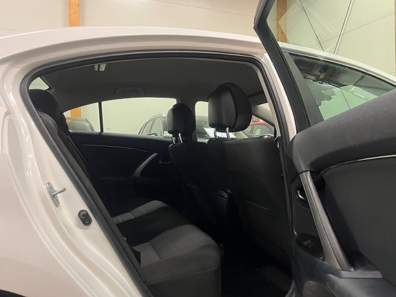 Toyota Avensis 10 of 16