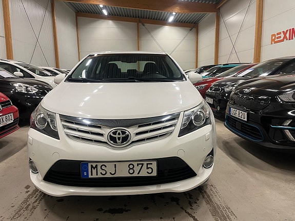Toyota Avensis 7 of 16