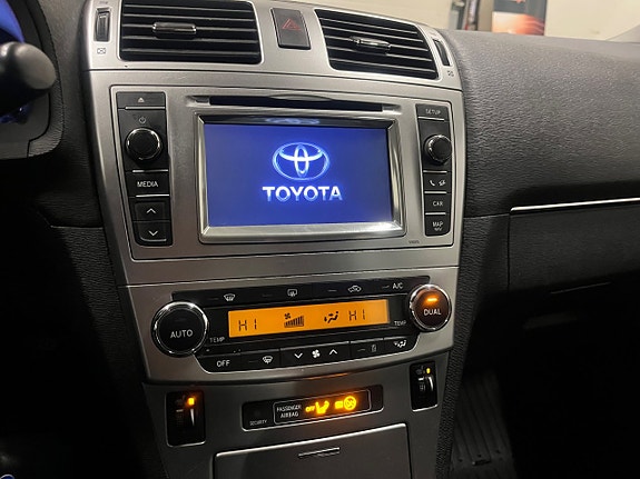 Toyota Avensis 15 of 16