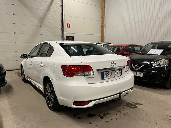 Toyota Avensis 5 of 5