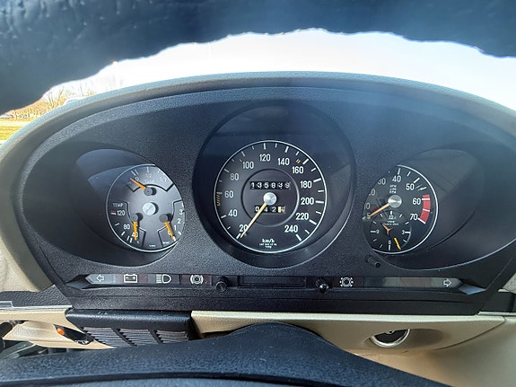 Mercedes-Benz SL450 10 of 12