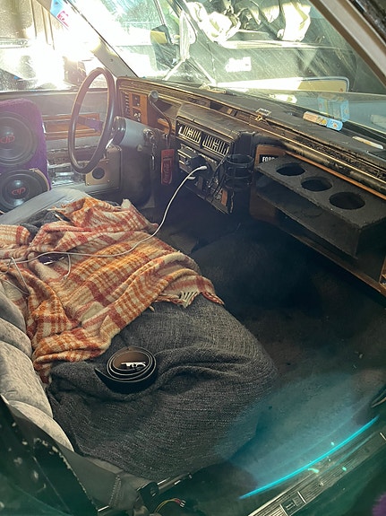 Cadillac Fleetwood Brougham 4 of 5