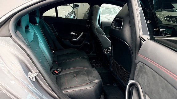Mercedes-Benz CLA200 16 of 24