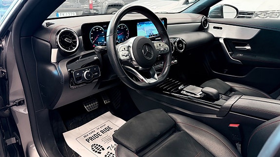 Mercedes-Benz CLA200 13 of 24