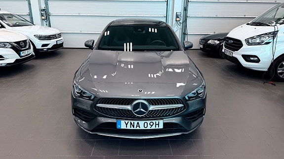 Mercedes-Benz CLA200 2 of 5