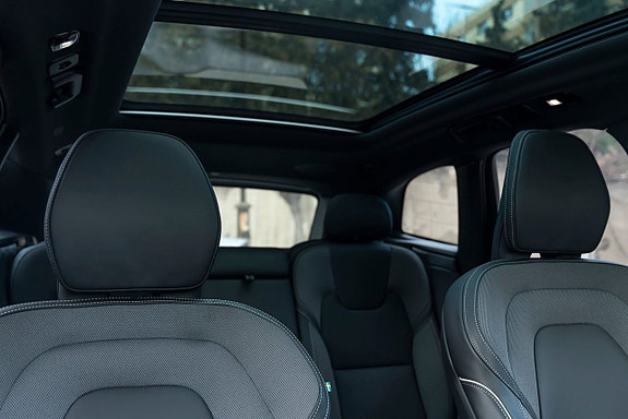 Volvo XC60 11 of 15