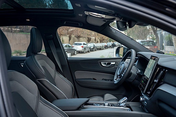 Volvo XC60 12 of 15