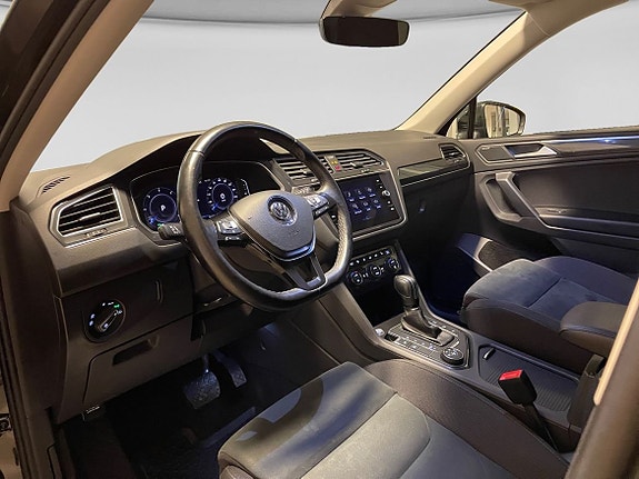 Volkswagen Tiguan Allspace 4 of 5