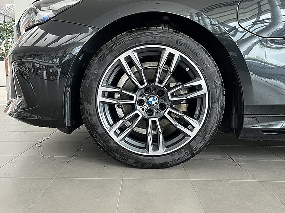 BMW 530e 4 of 18