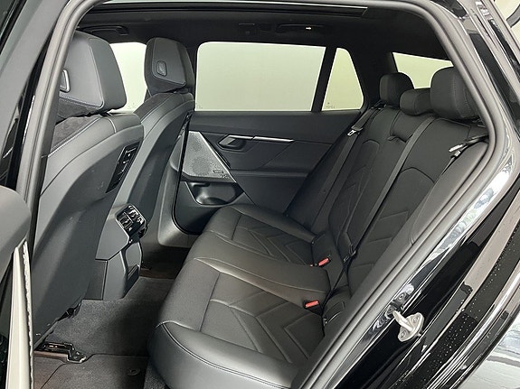 BMW 530e 13 of 18