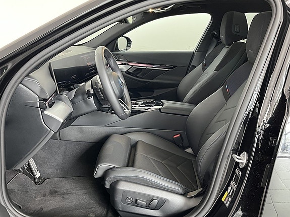 BMW 530e 5 of 18