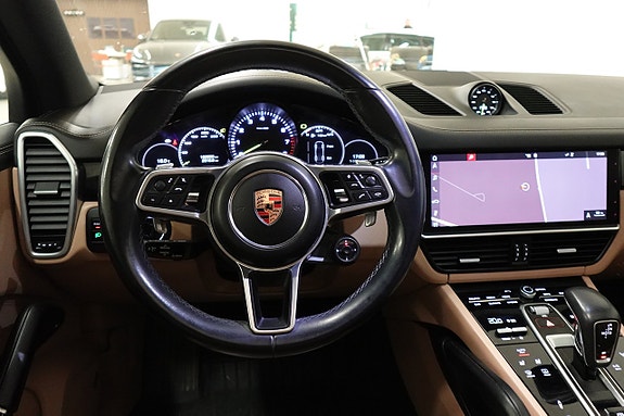 Porsche Cayenne 7 of 30