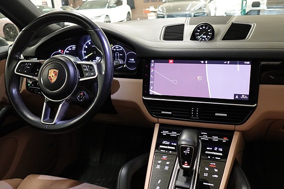 Porsche Cayenne 8 of 30