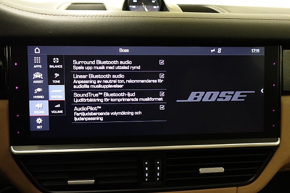 Porsche Cayenne 20 of 30