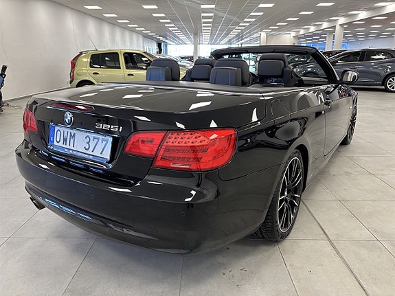 BMW 325i 4 of 5