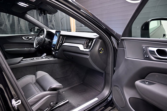 Volvo XC60 13 of 29