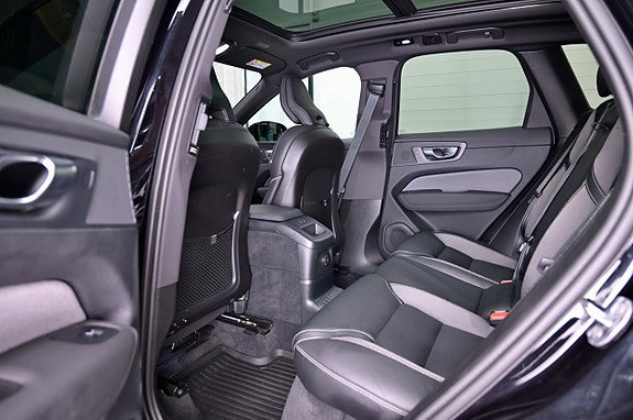 Volvo XC60 11 of 29
