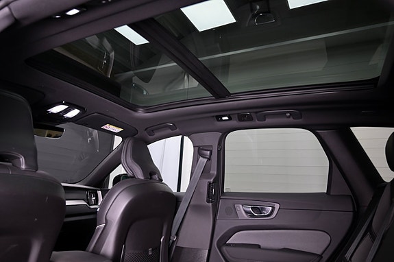 Volvo XC60 12 of 29