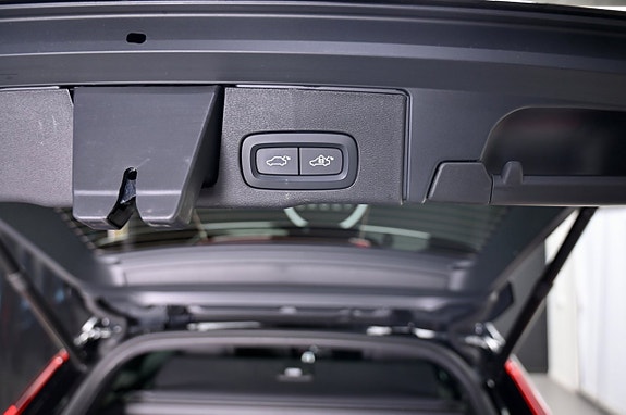 Volvo XC60 10 of 29