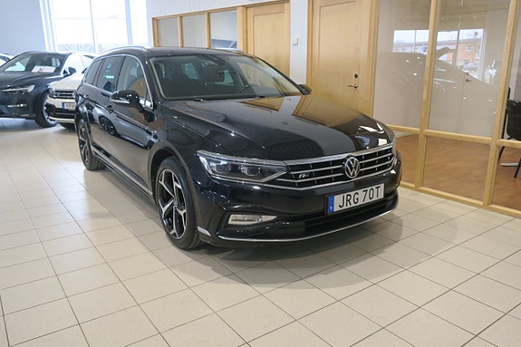 Volkswagen Passat 2 of 5