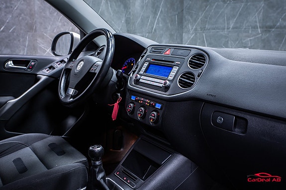 Volkswagen Tiguan 14 of 25