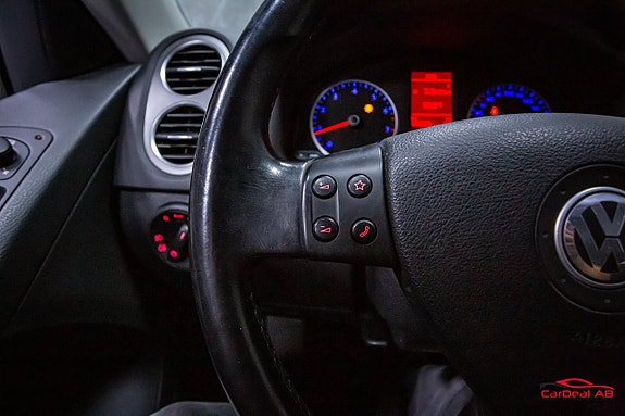 Volkswagen Tiguan 19 of 25