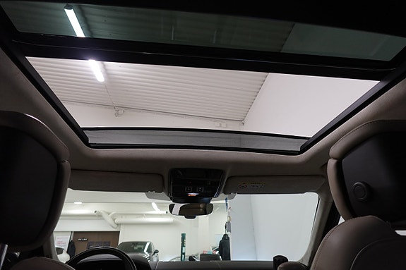 Land Rover Range Rover Sport 9 of 30