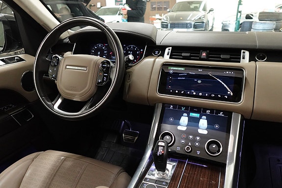Land Rover Range Rover Sport 8 of 30