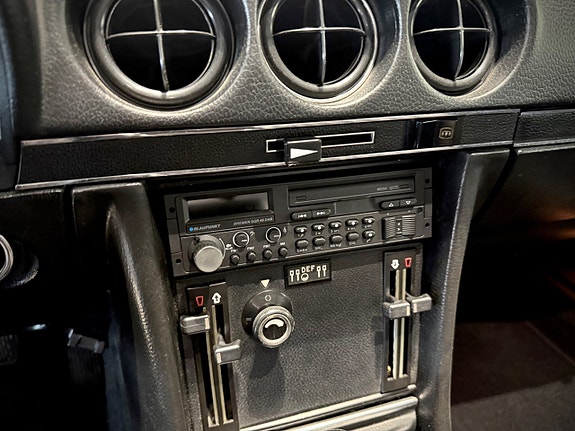 Mercedes-Benz SL350 21 of 26