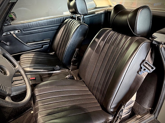 Mercedes-Benz SL350 15 of 26