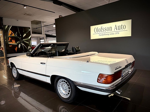 Mercedes-Benz SL350 2 of 5