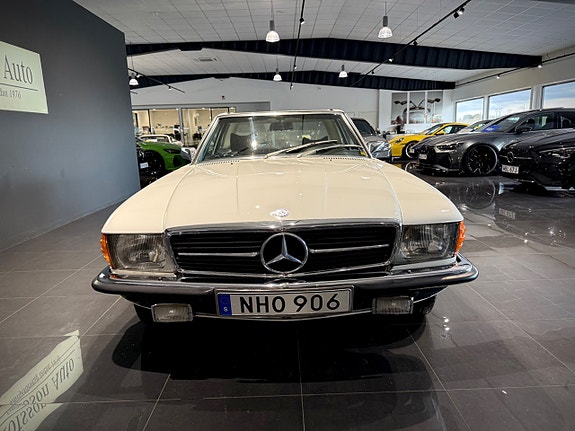 Mercedes-Benz SL350 8 of 26
