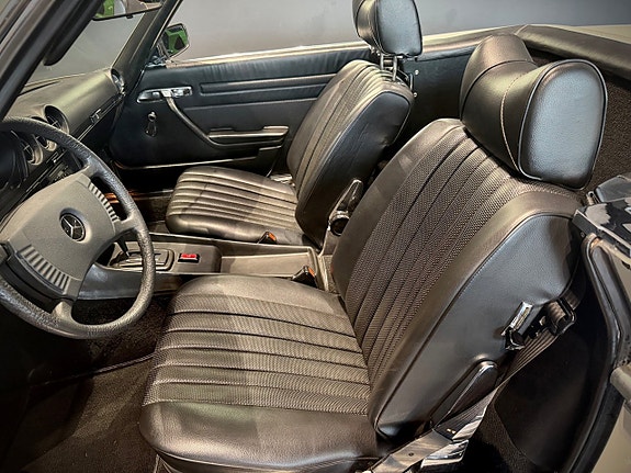 Mercedes-Benz SL350 20 of 26