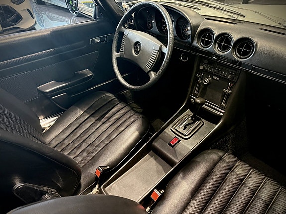 Mercedes-Benz SL350 17 of 26