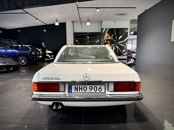 Mercedes-Benz SL350 7 of 26
