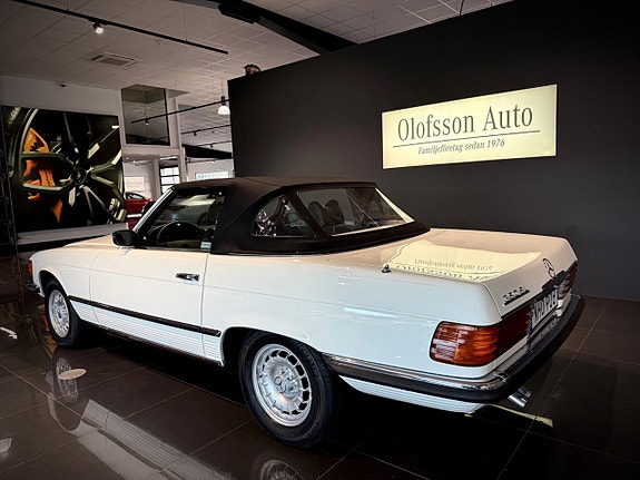 Mercedes-Benz SL350 23 of 26
