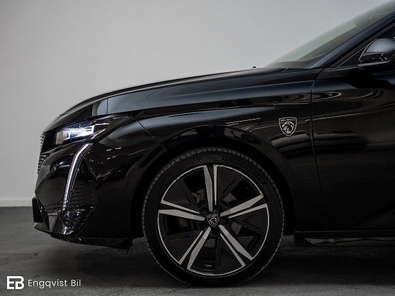 Peugeot 308 4 of 5