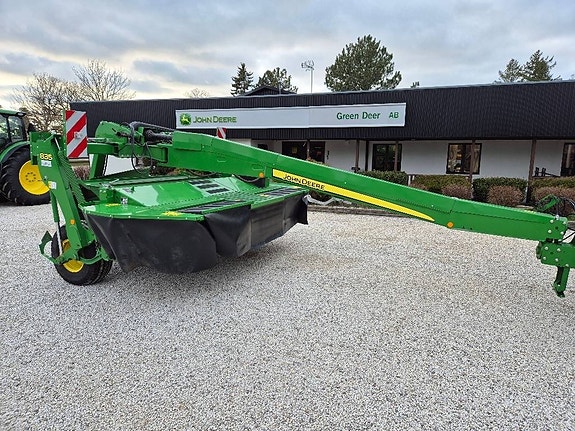 John Deere 835