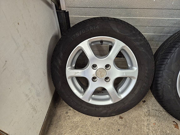 Product image 2 of 7