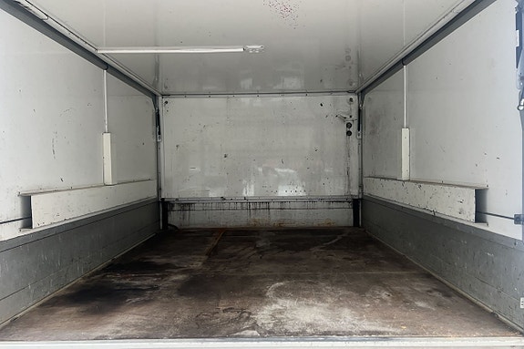 Volkswagen Crafter 13 of 13