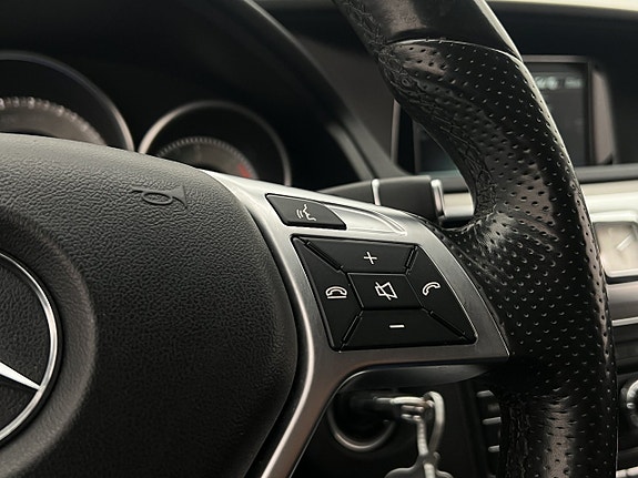 Mercedes-Benz E220 12 of 29