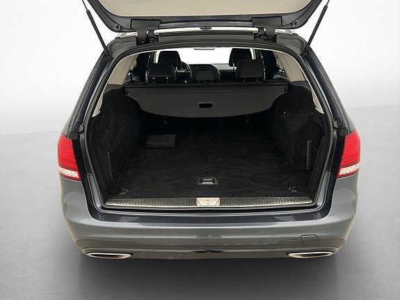 Mercedes-Benz E220 24 of 29