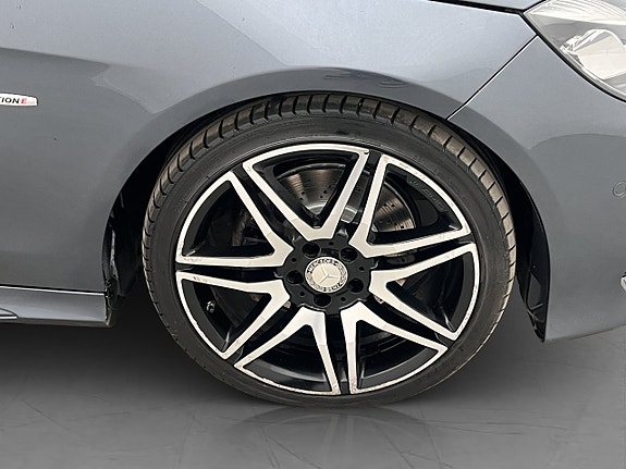 Mercedes-Benz E220 29 of 29