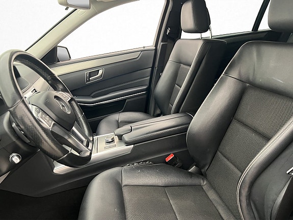 Mercedes-Benz E220 9 of 29