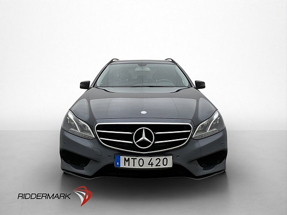 Mercedes-Benz E220 2 of 5