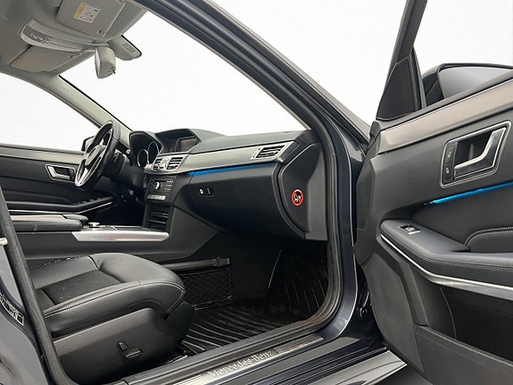 Mercedes-Benz E220 22 of 29