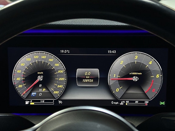 Mercedes-Benz E200 d 13 of 18