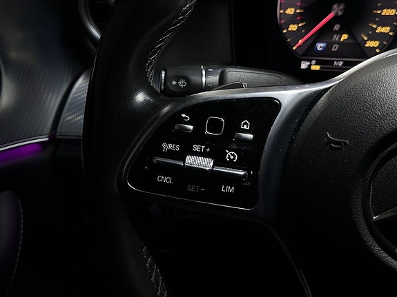 Mercedes-Benz E200 d 14 of 18