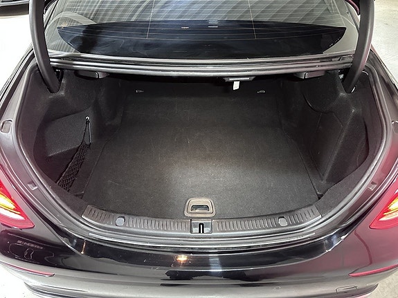 Mercedes-Benz E200 d 4 of 5