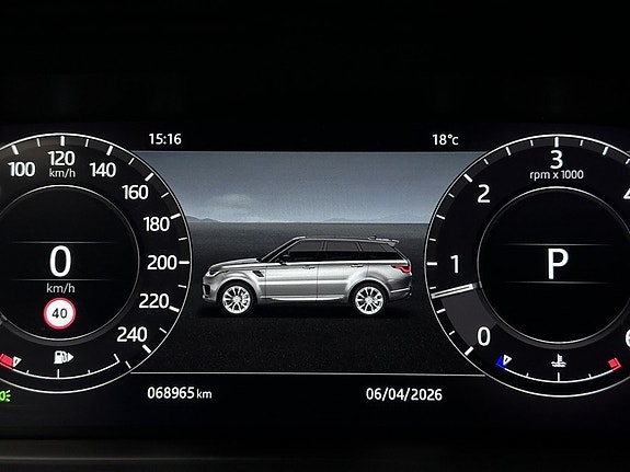 Land Rover Range Rover Sport 16 of 27